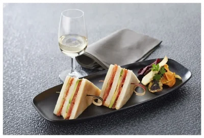 CLUB Obdélníkový talíř 36 x 15 cm černý / REVOL