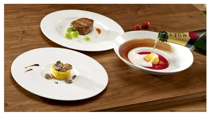 FINE DINE Mělký talíř 27 cm bílý / RAK PORCELAIN