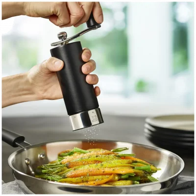 PEUGEOT Mlýnek na pepř ISEN matně černý u'Select 18 cm