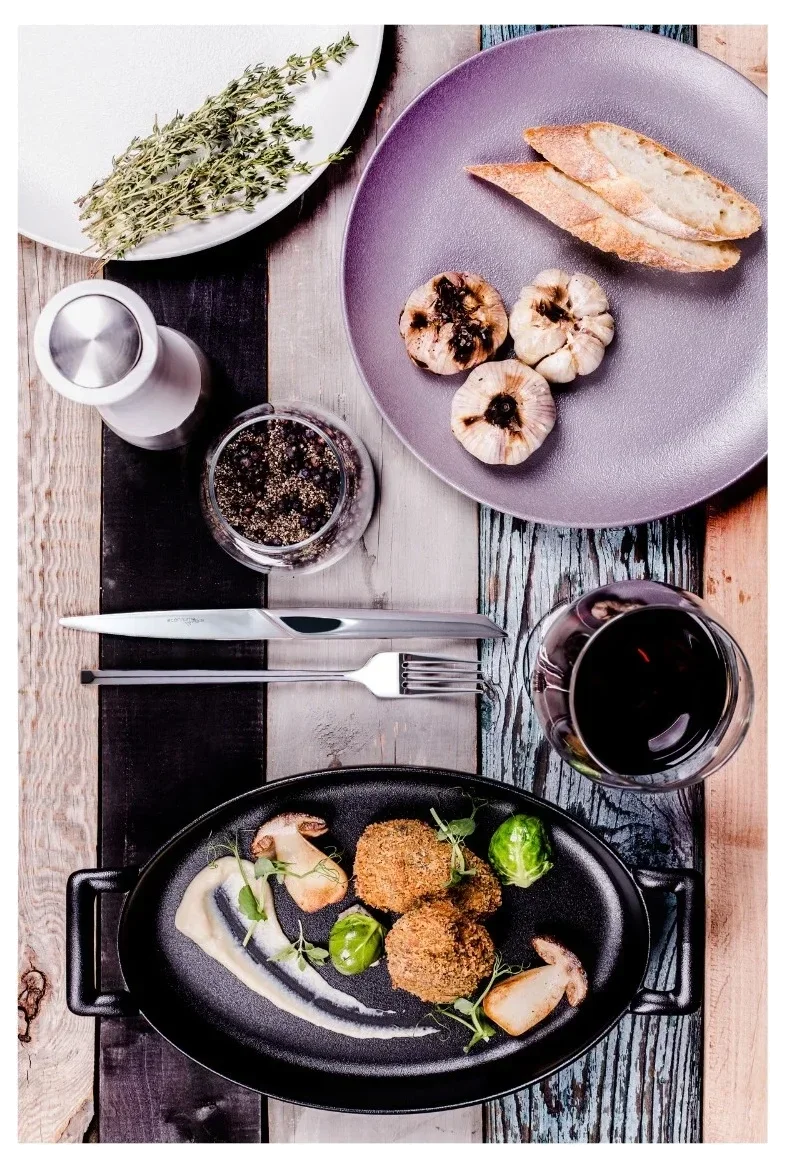 BELLE CUISINE NOIR Hluboká oválná nádoba 400 ml černá / REVOL