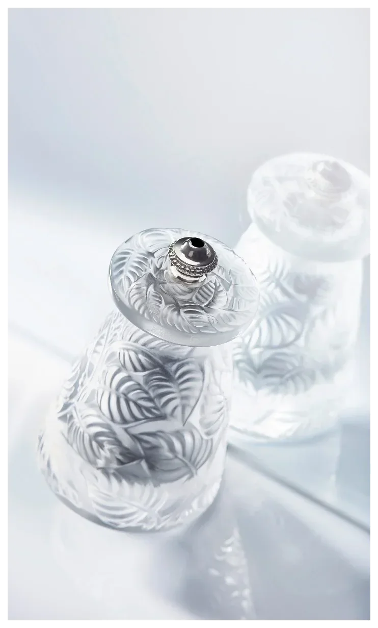 LALIQUE Mlýnek na pepř z křišťálu Lalique 9 cm / PEUGEOT