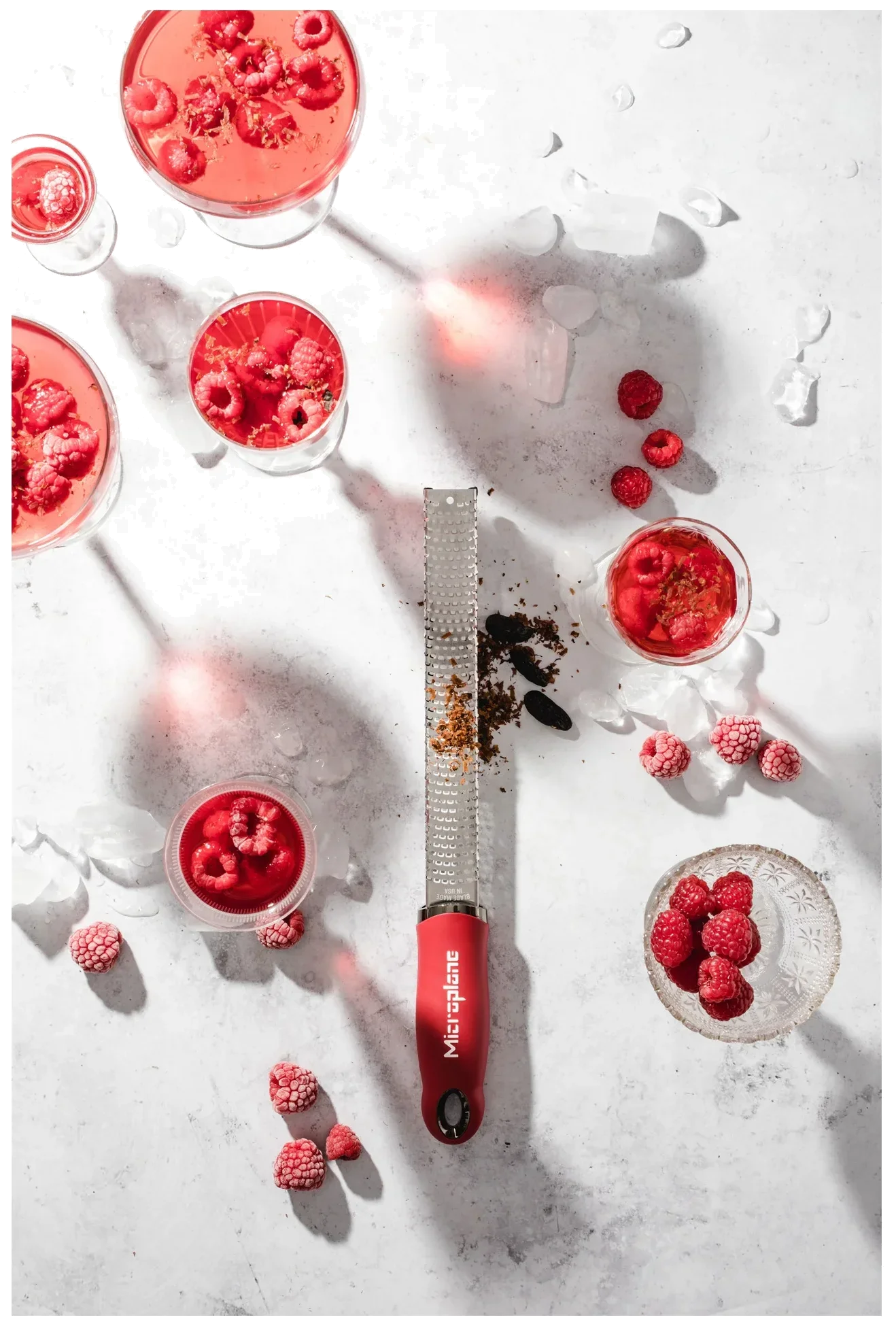 PREMIUM CLASSIC Struhadlo Zester, karmínově červené / MICROPLANE