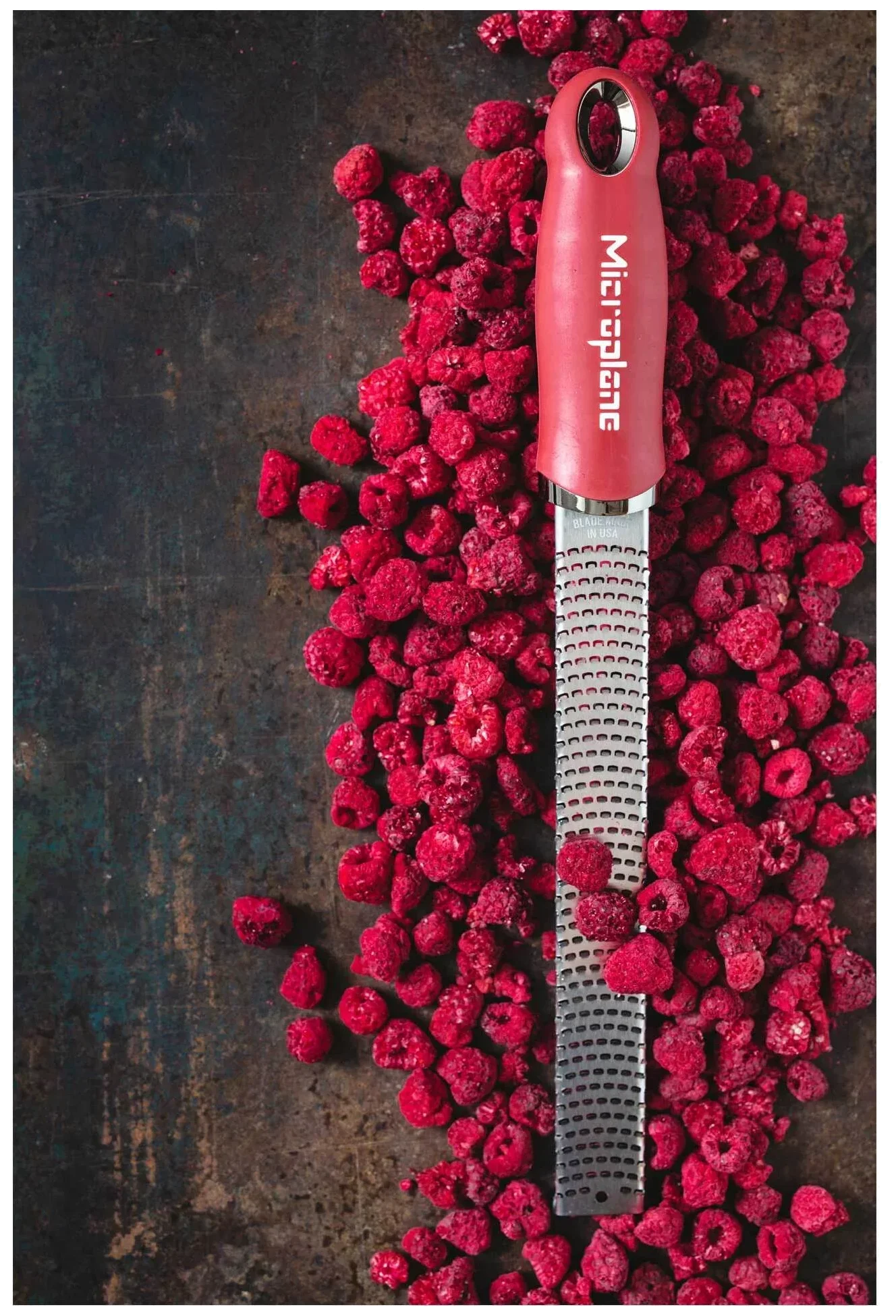 PREMIUM CLASSIC Struhadlo Zester, karmínově červené / MICROPLANE