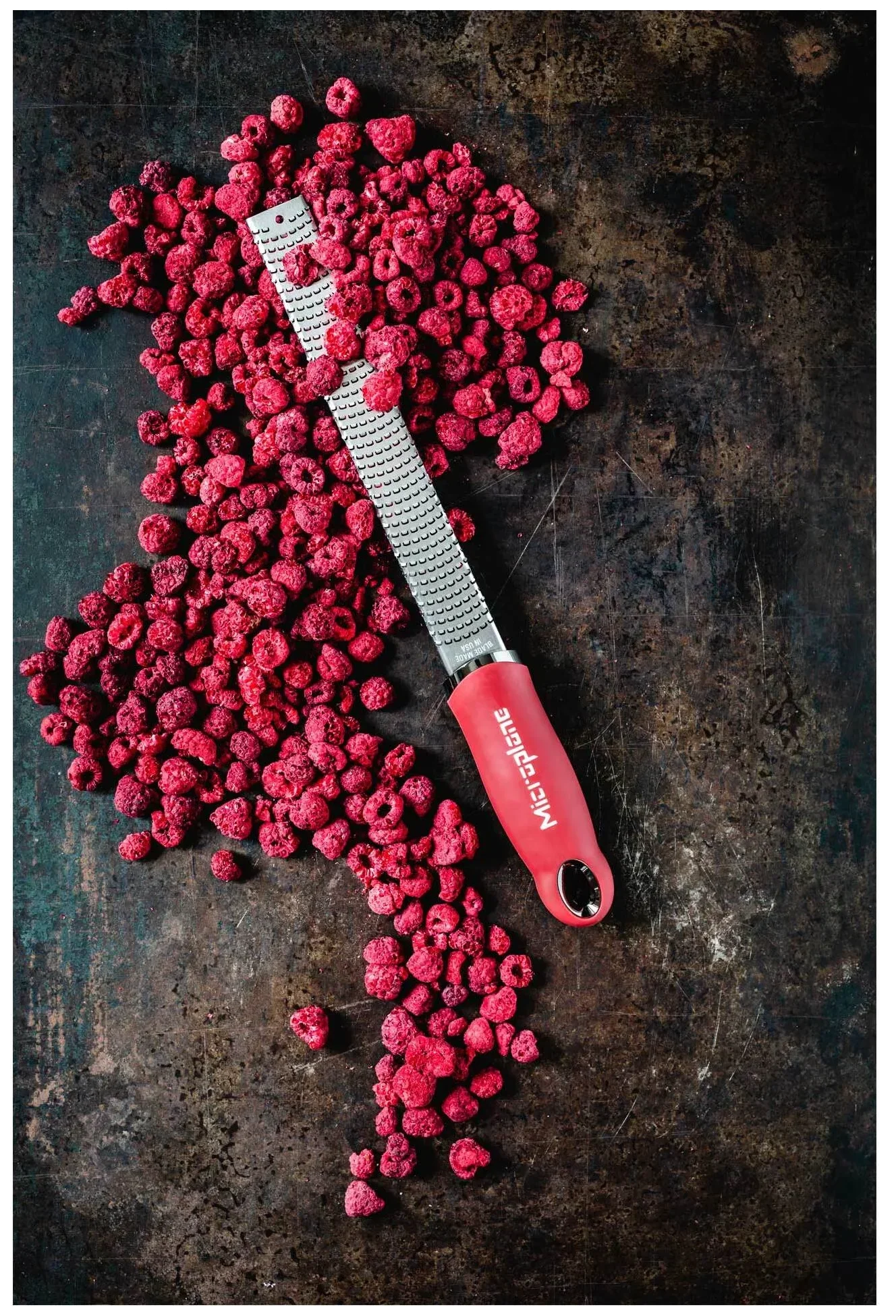 PREMIUM CLASSIC Struhadlo Zester, karmínově červené / MICROPLANE