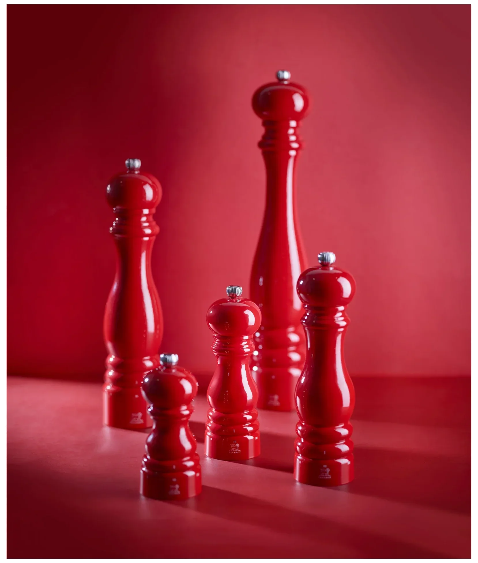 PARIS Mlýnek na pepř 40 cm Red Passion lacquer / PEUGEOT