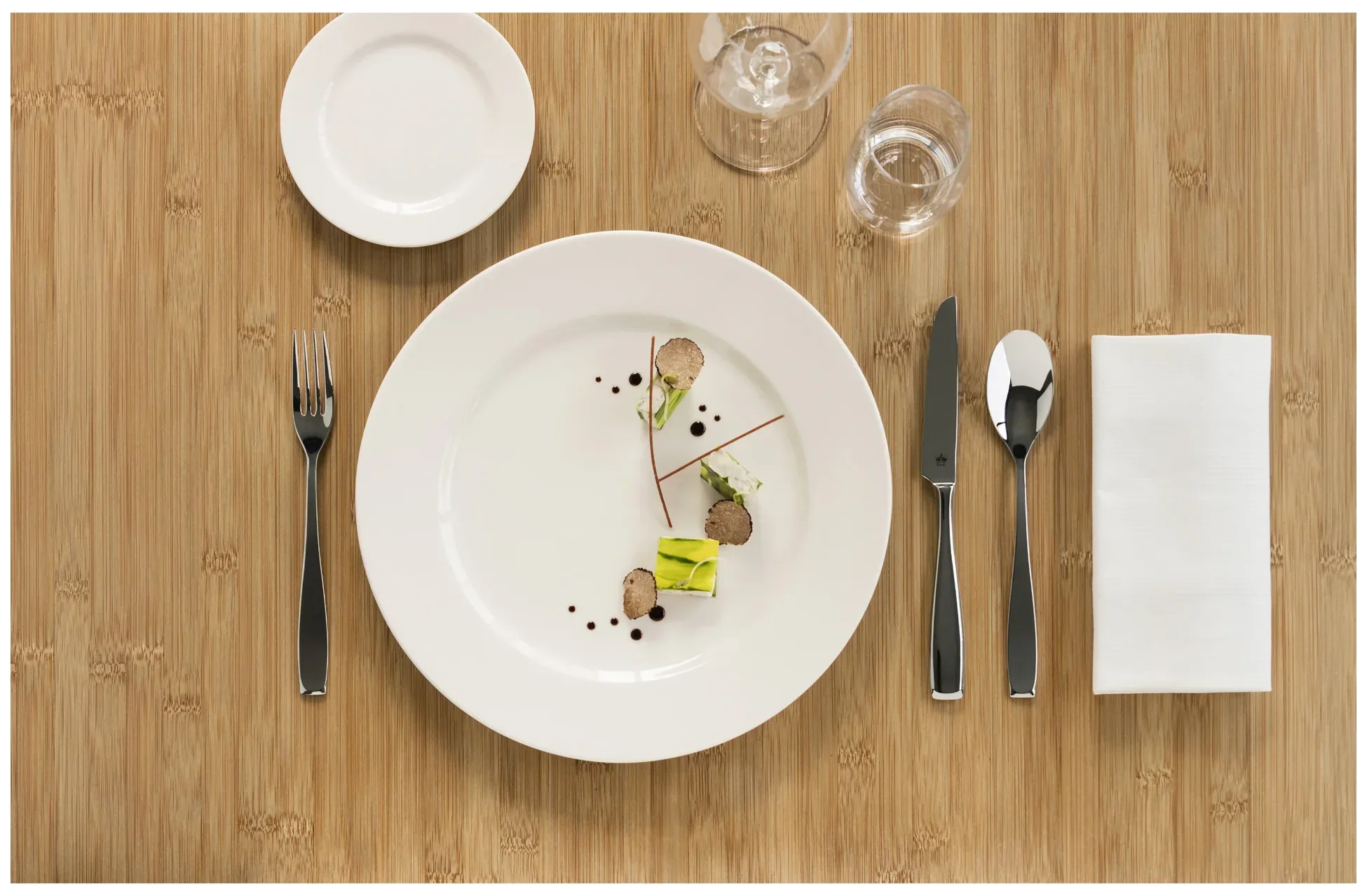 BANQUET Mělký talíř 17 cm / RAK PORCELAIN