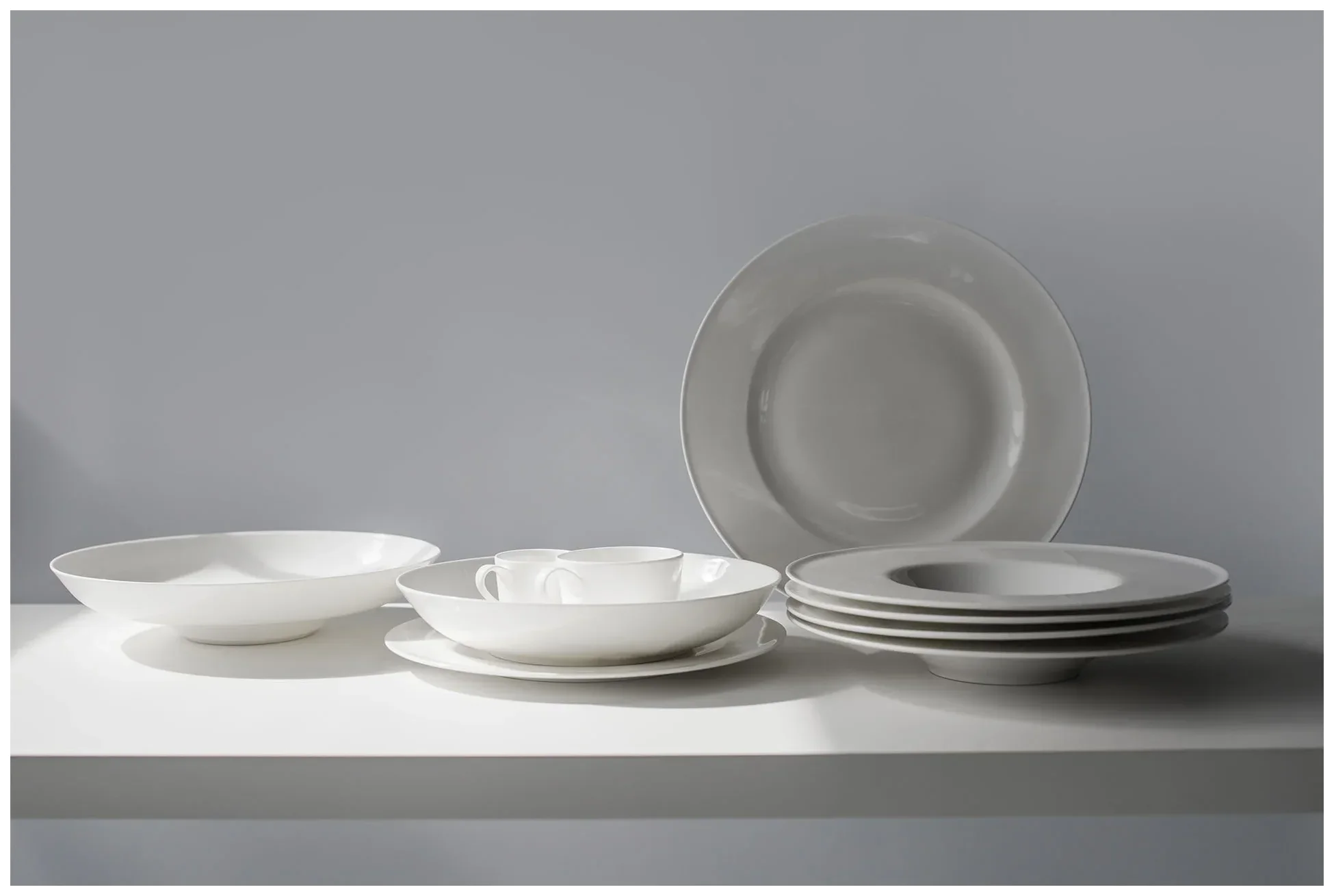 FEDRA Kulatý mělký talíř 24 cm / RAK PORCELAIN