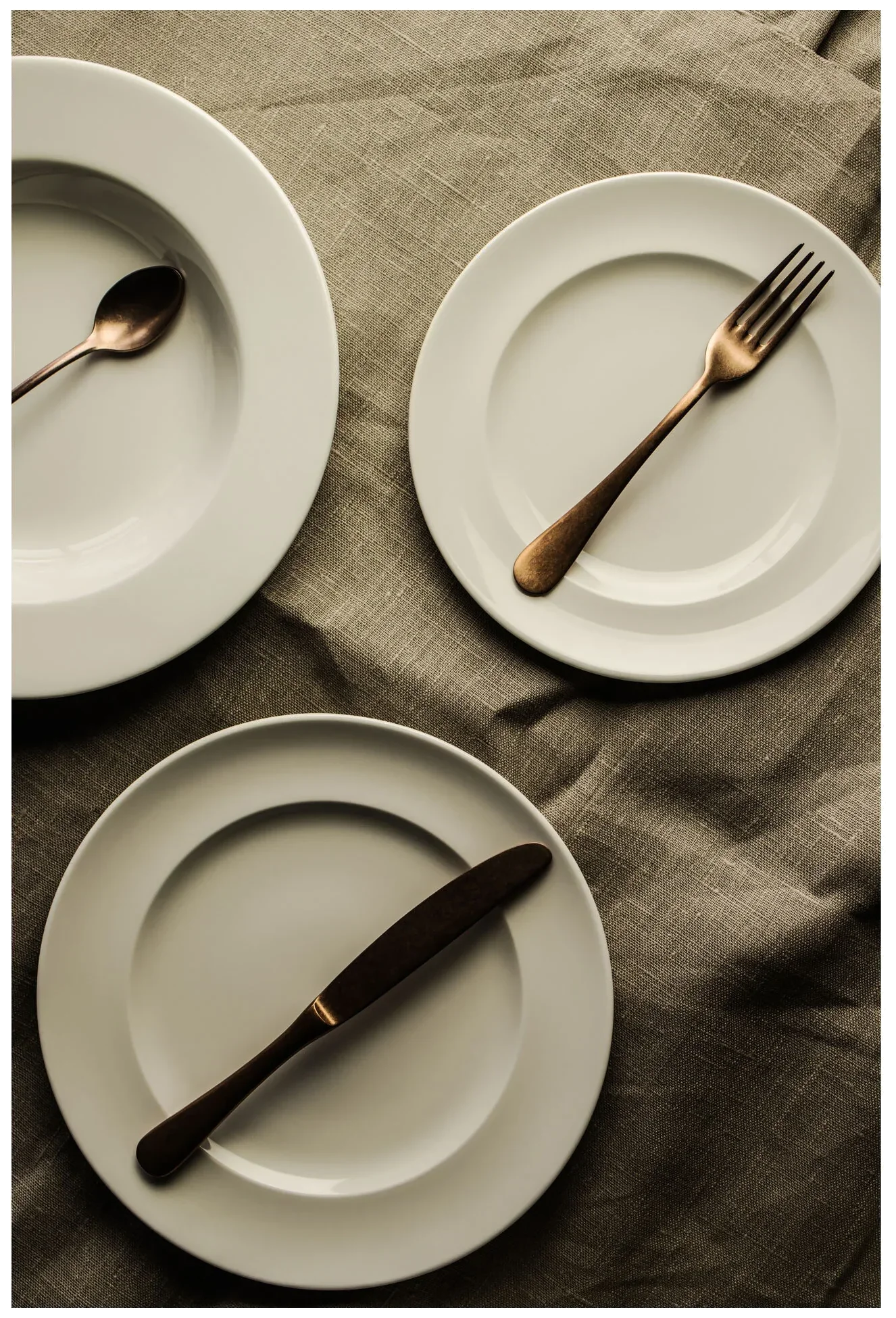 CLASSIC GOURMET Kulatý mělký talíř 33 cm / RAK PORCELAIN
