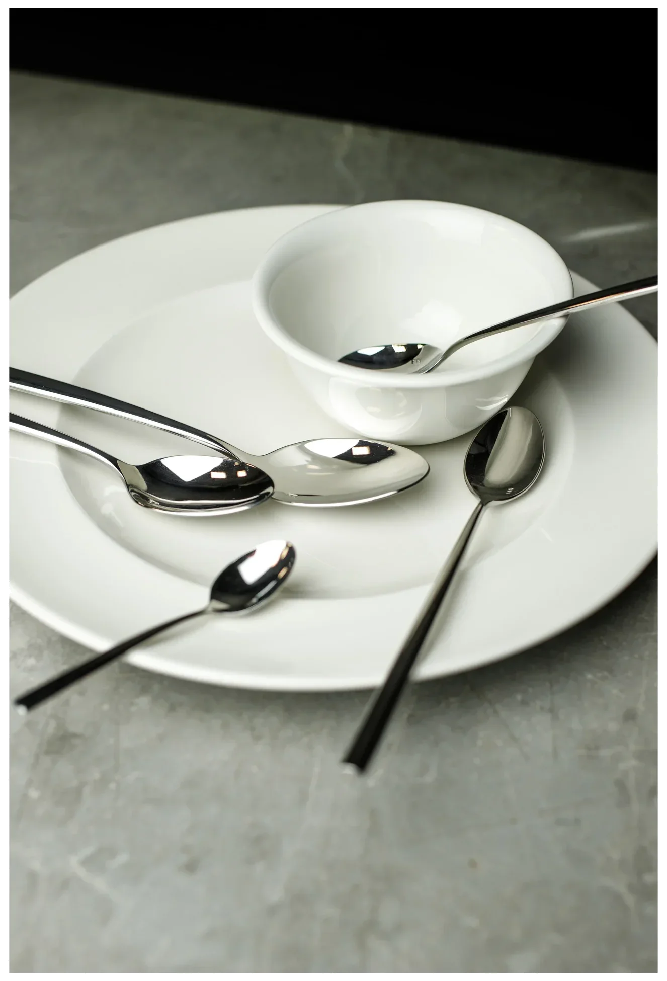 CLASSIC GOURMET Kulatý mělký talíř 29 cm / RAK PORCELAIN