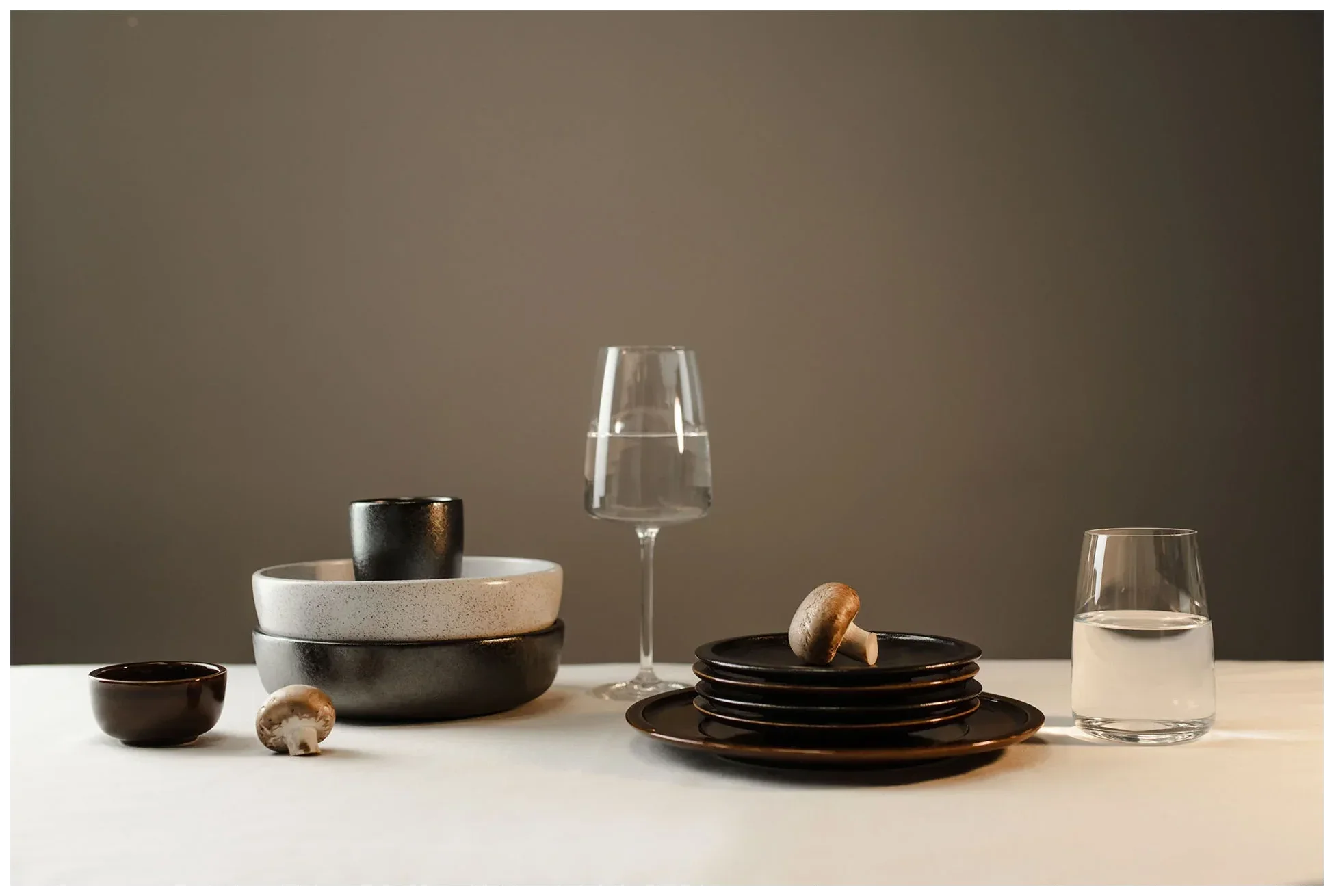 EASE RAKSTONE Hluboký talíř 24 cm silgranitový / RAK PORCELAIN