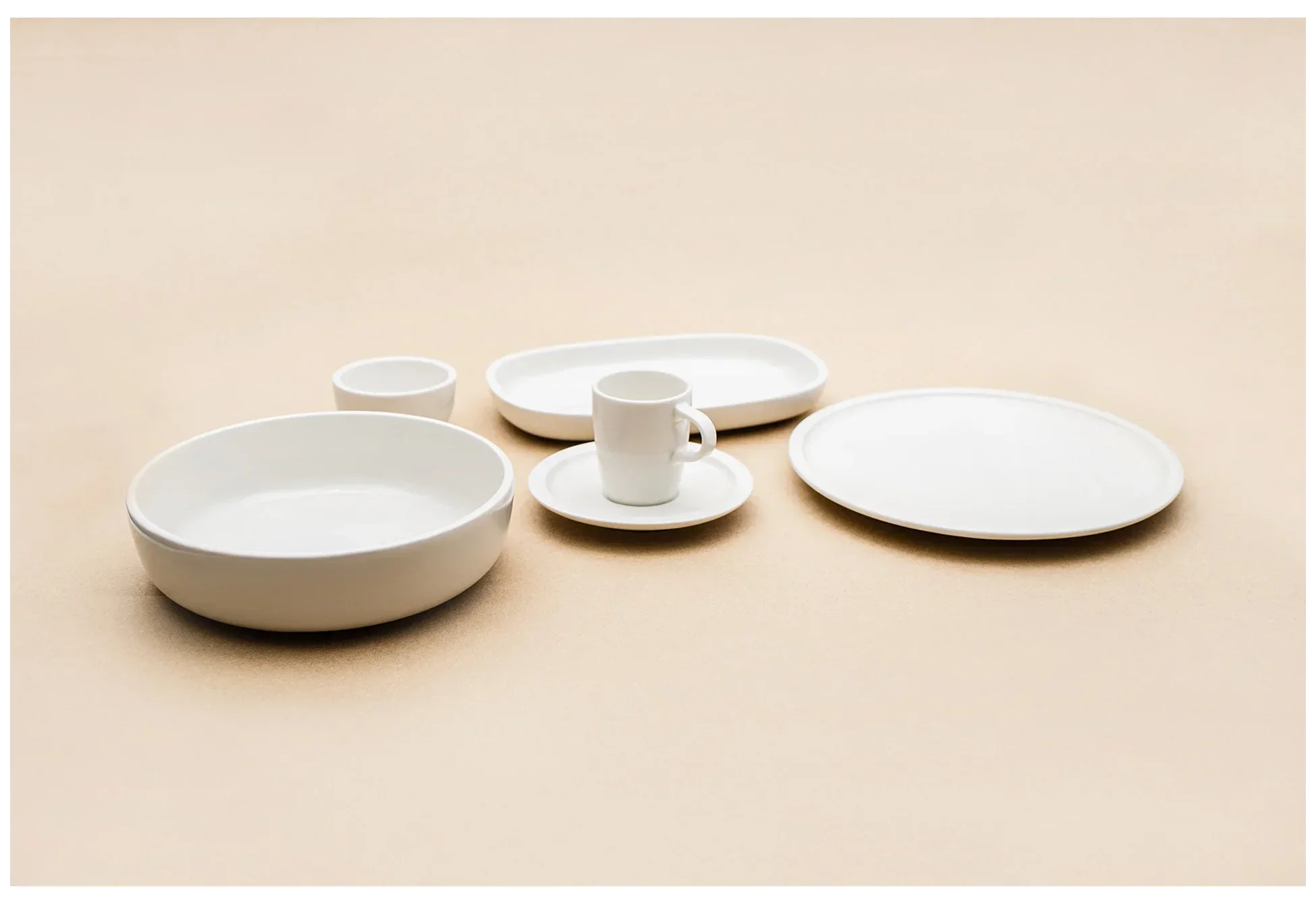 EASE RAKSTONE Podšálek 16,3 cm bílý / RAK PORCELAIN