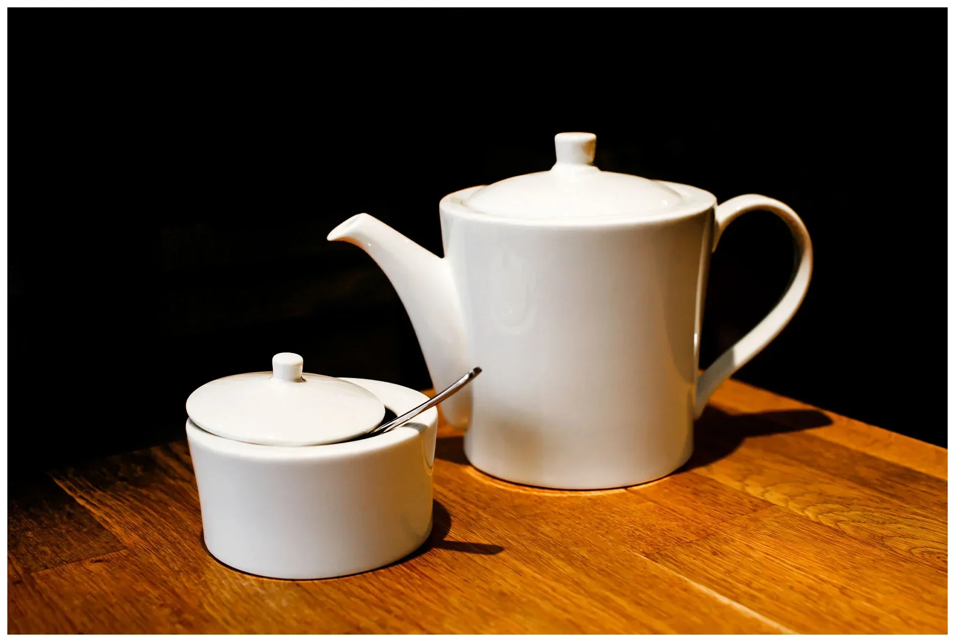 FINE DINE Cukřenka s víčkem 220 ml / RAK PORCELAIN