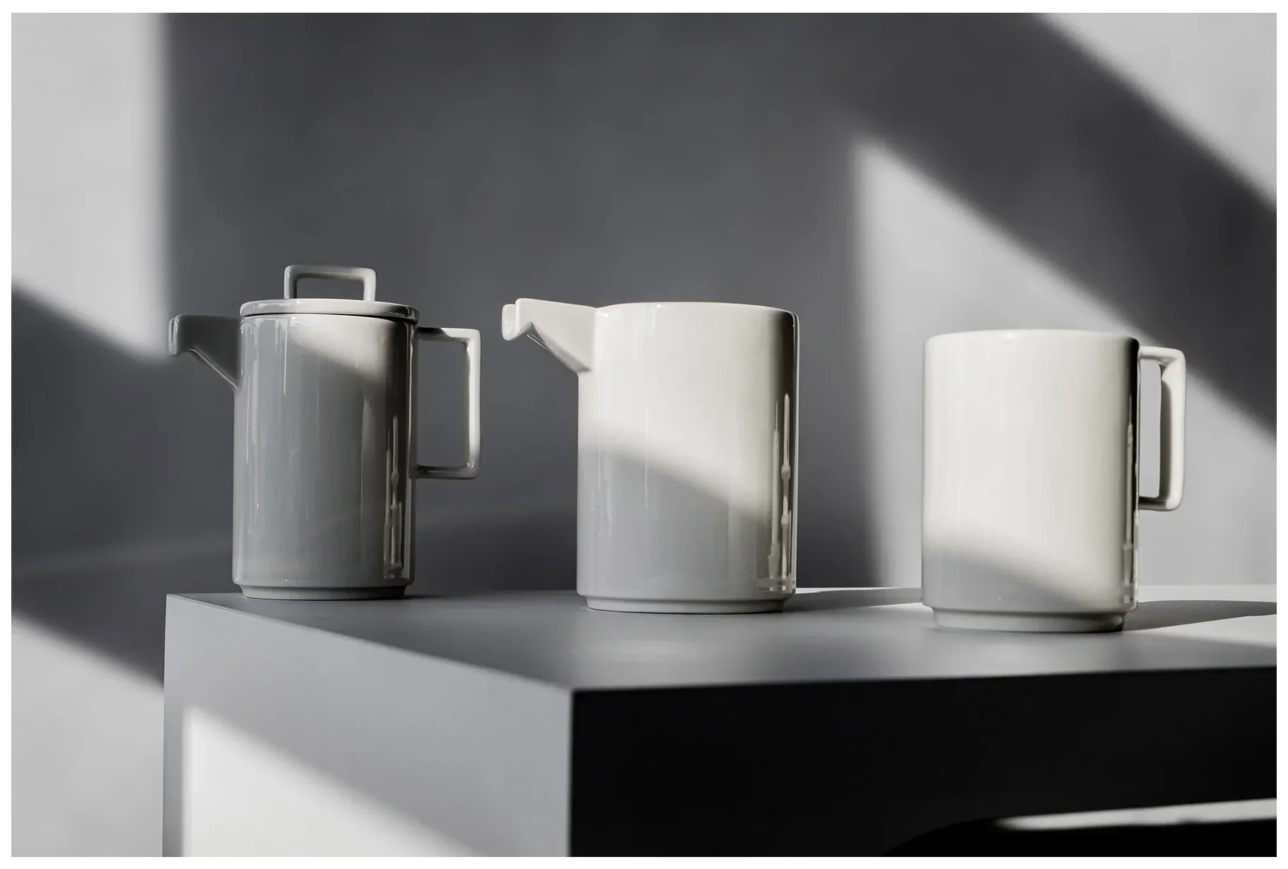 NORDIC Hrnek 330 ml / RAK PORCELAIN