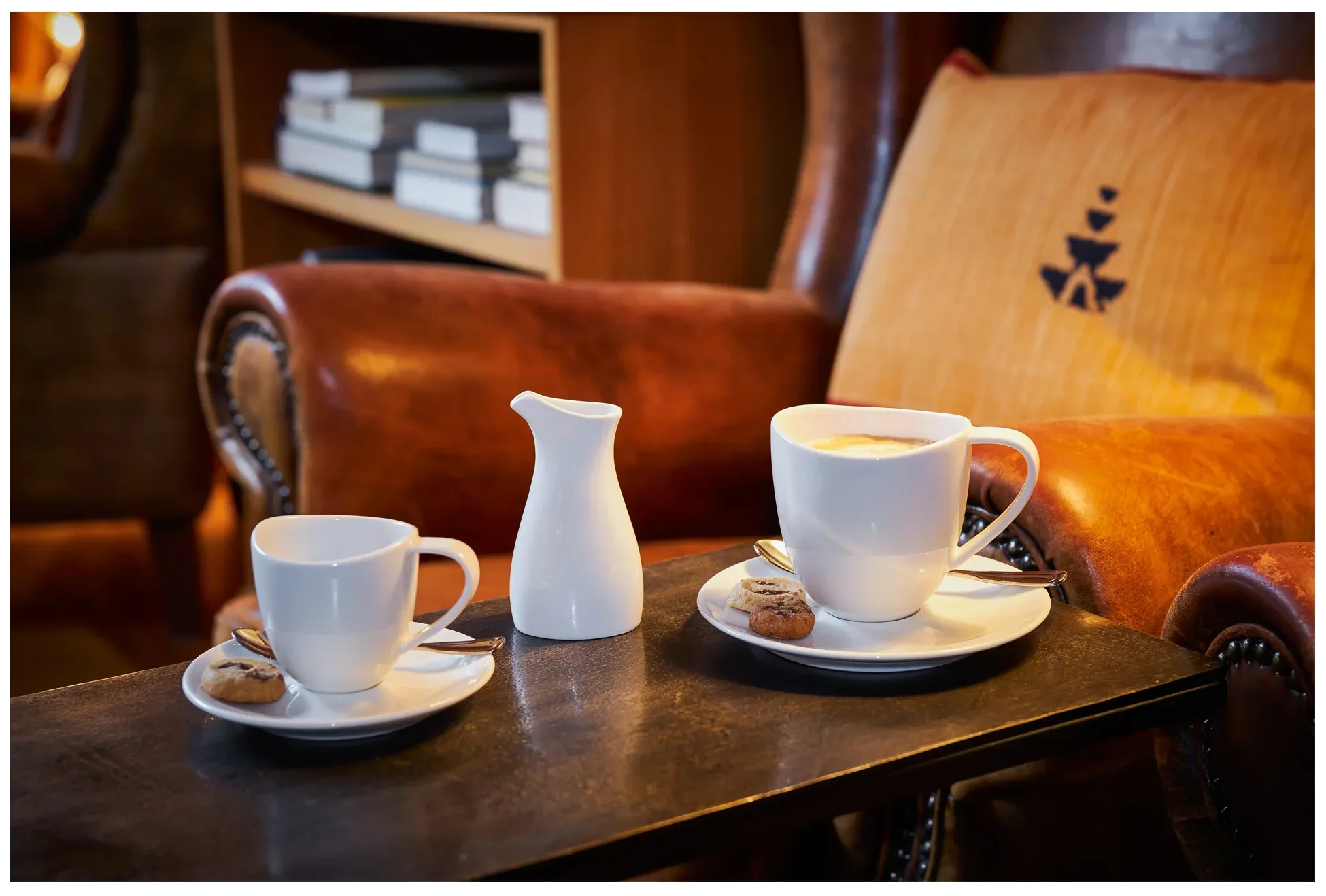 SUGGESTIONS Šálek 300 ml Swirls / RAK PORCELAIN
