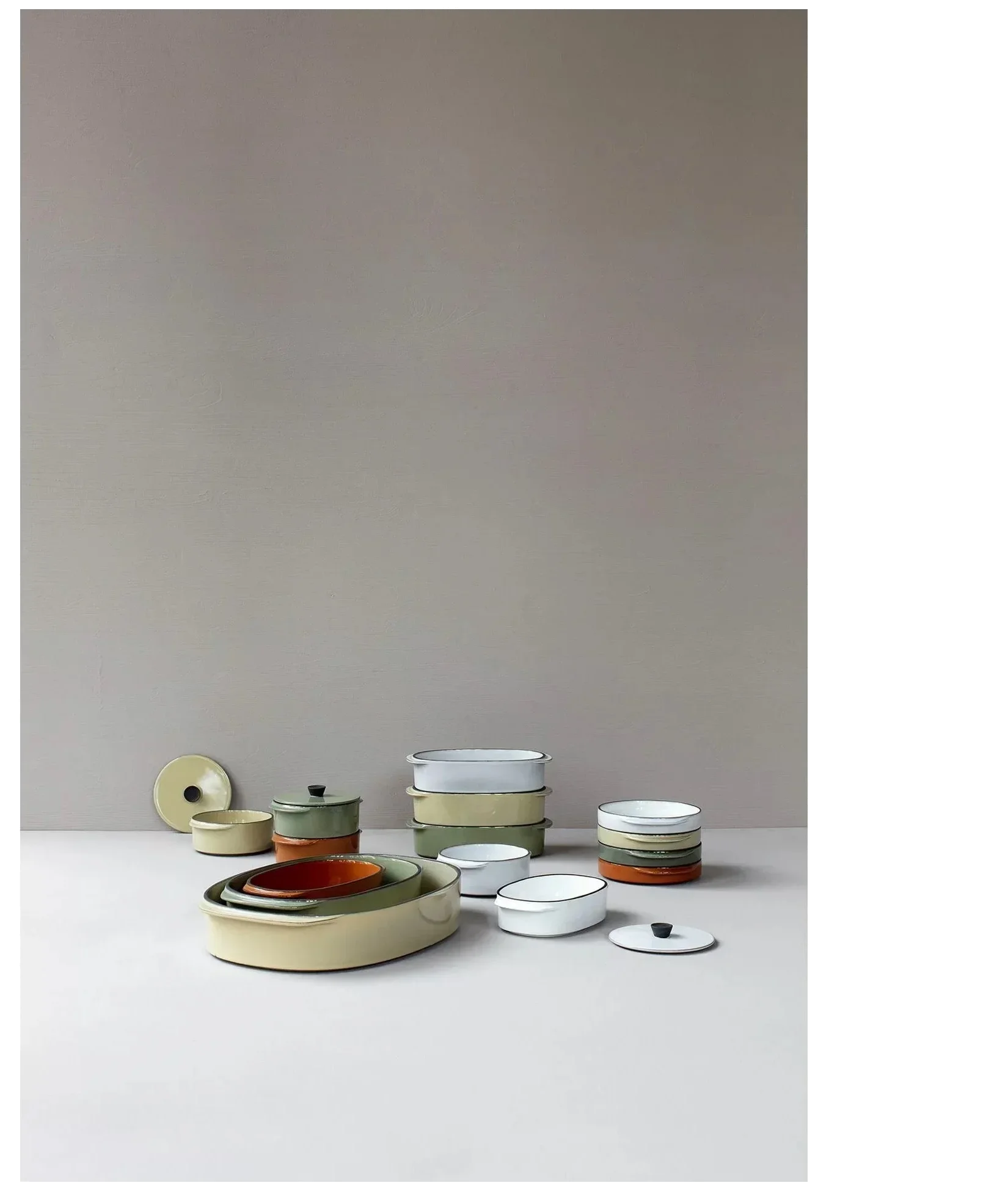 CARACTERE Nádoba/ pekáč 26 x 18,5 cm Bílý mrak / REVOL