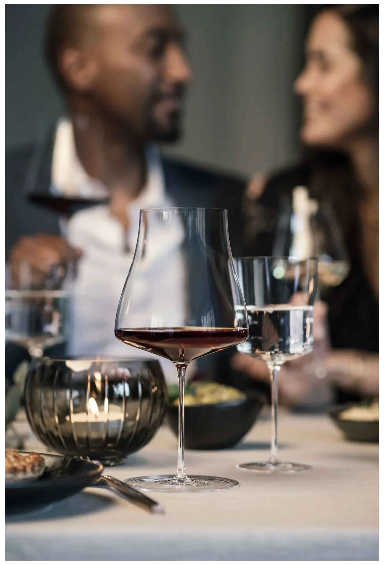 THE MOMENT Sklenice na víno Pinot Noir 819 ml, sada 2 ks / ZWIESEL HANDMADE