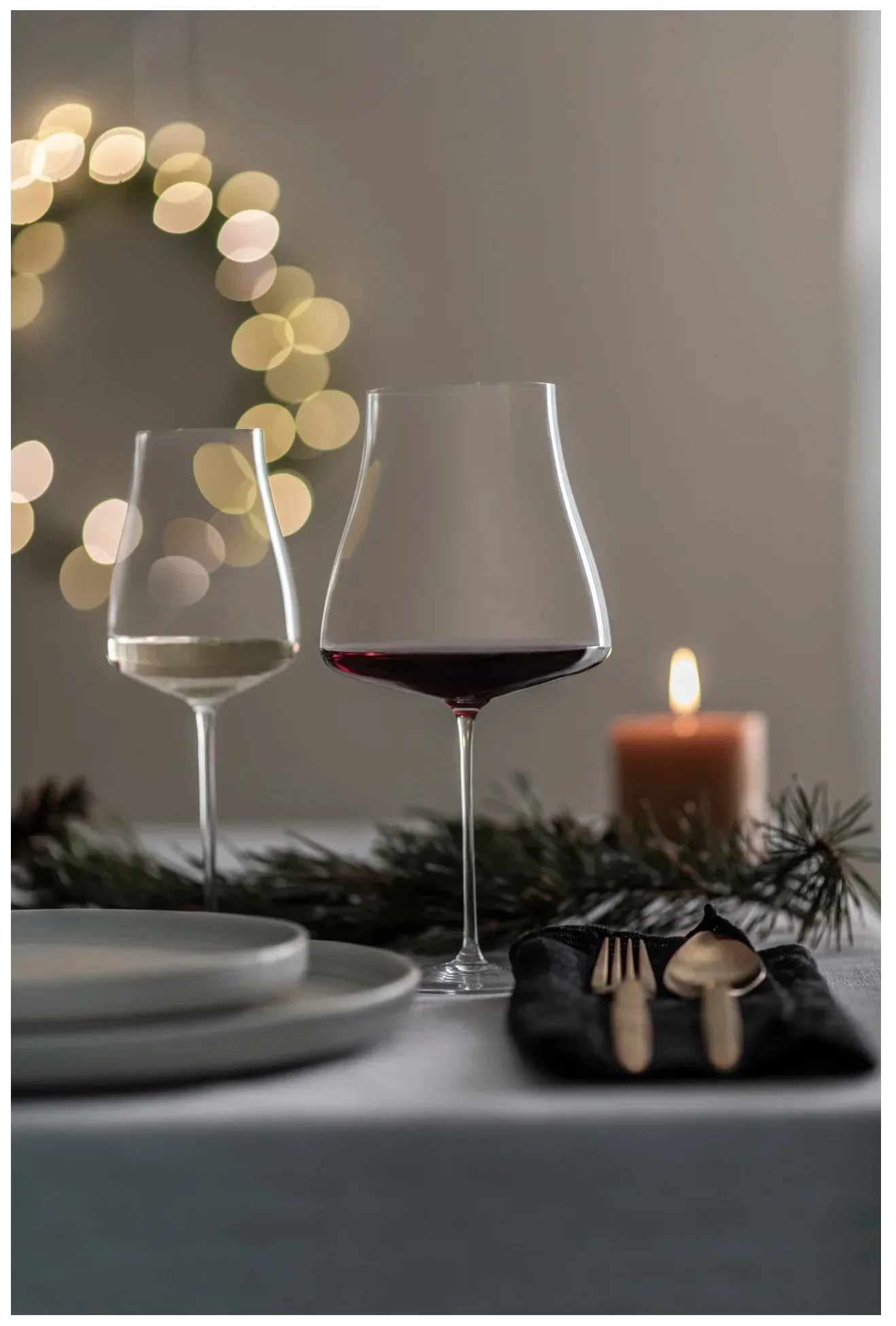THE MOMENT Sklenice na víno Pinot Noir 819 ml, sada 2 ks / ZWIESEL HANDMADE