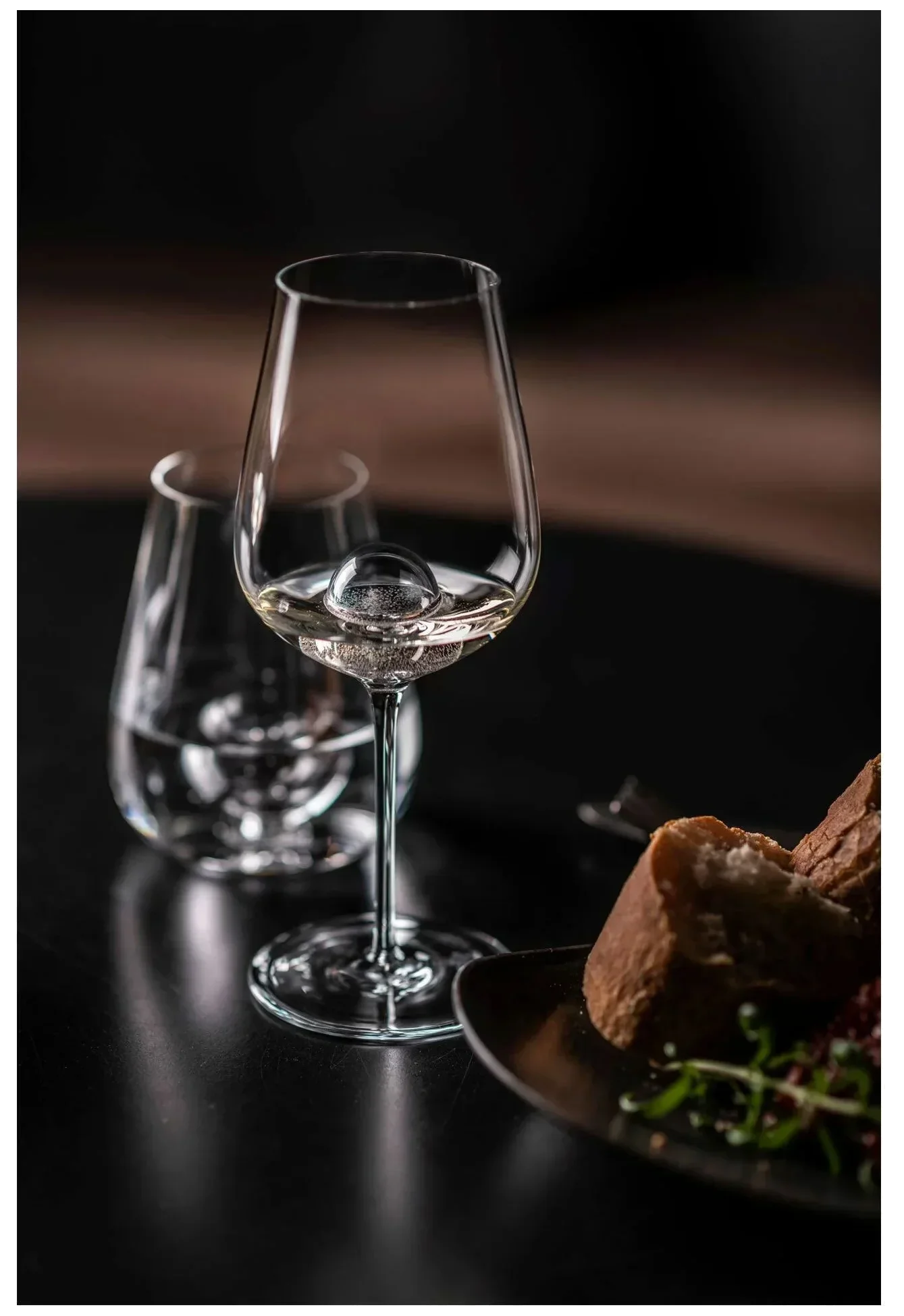 AIR SENSE Univerzální sklenice na stopce 423 ml, sada 2 ks / ZWIESEL HANDMADE