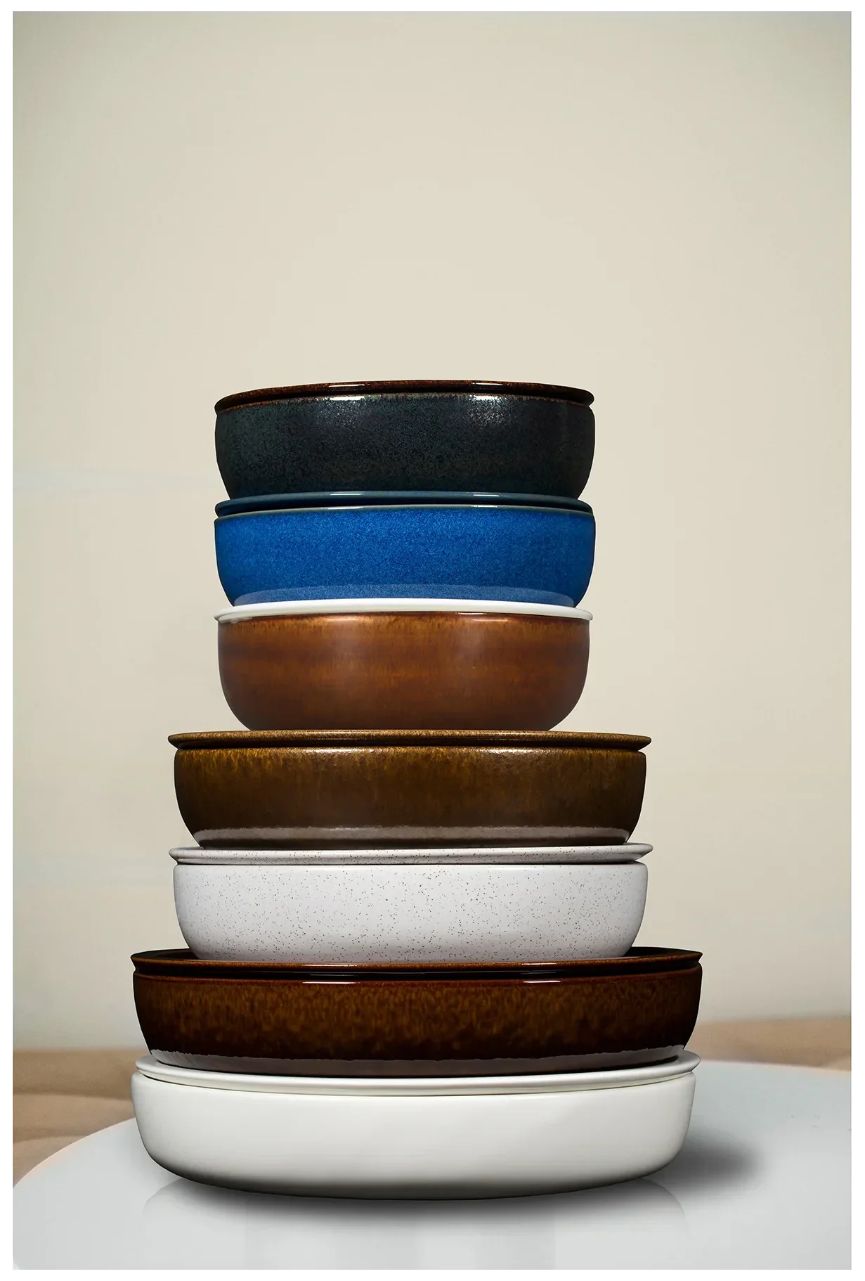 EASE RAKSTONE Mělký talíř 32 cm jantarový / RAK PORCELAIN