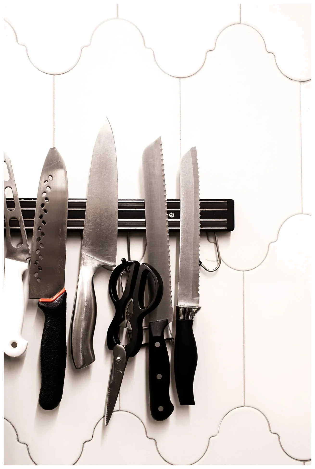 TOMGAST Japonský perforovaný nůž santoku PRIMELINE délka 19 cm