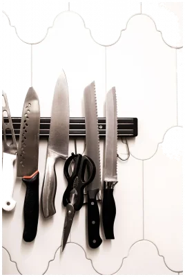 TOMGAST Japonský perforovaný nůž santoku PRIMELINE délka 19 cm