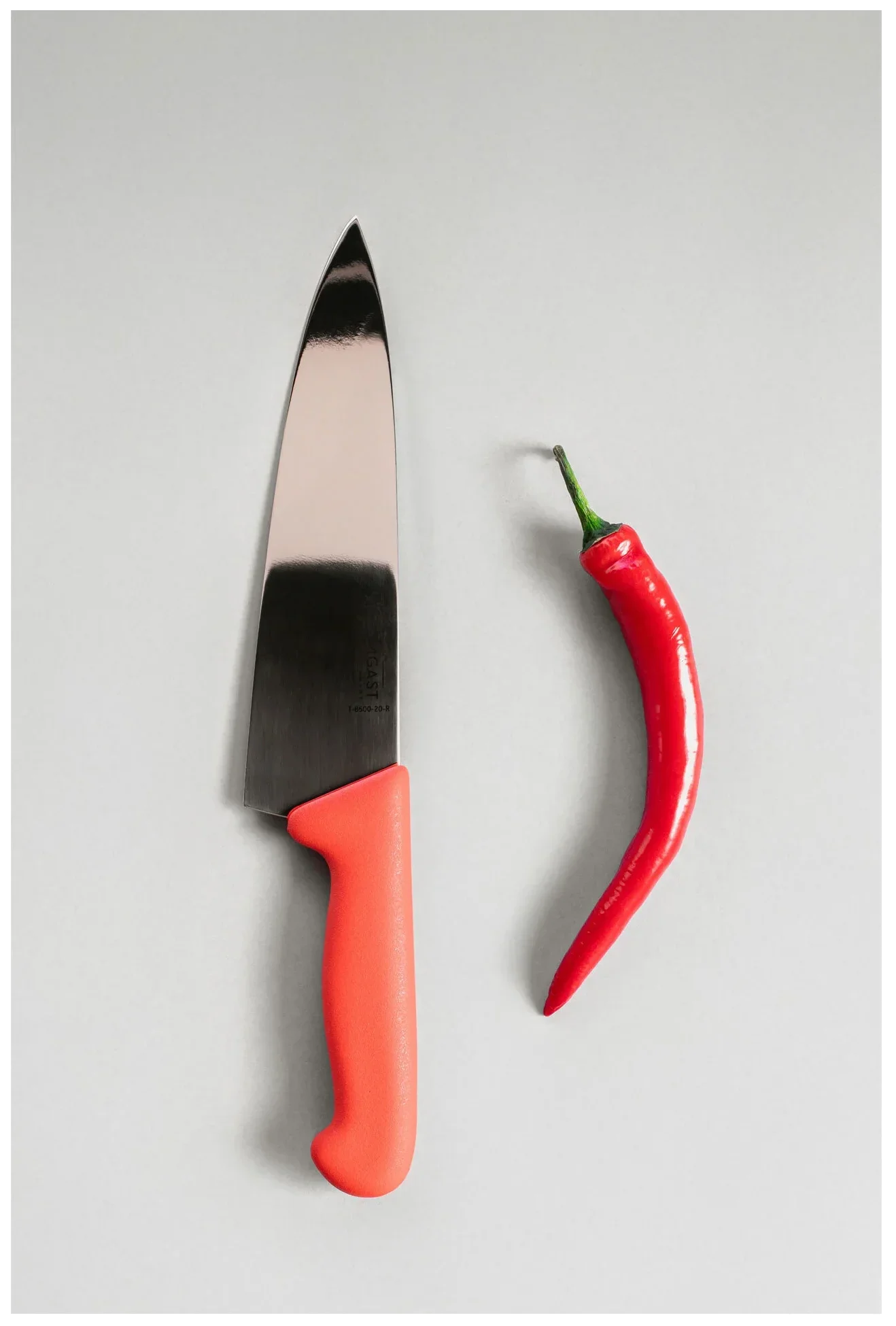 TOMGAST Červený kuchařský nůž, délka 20 cm