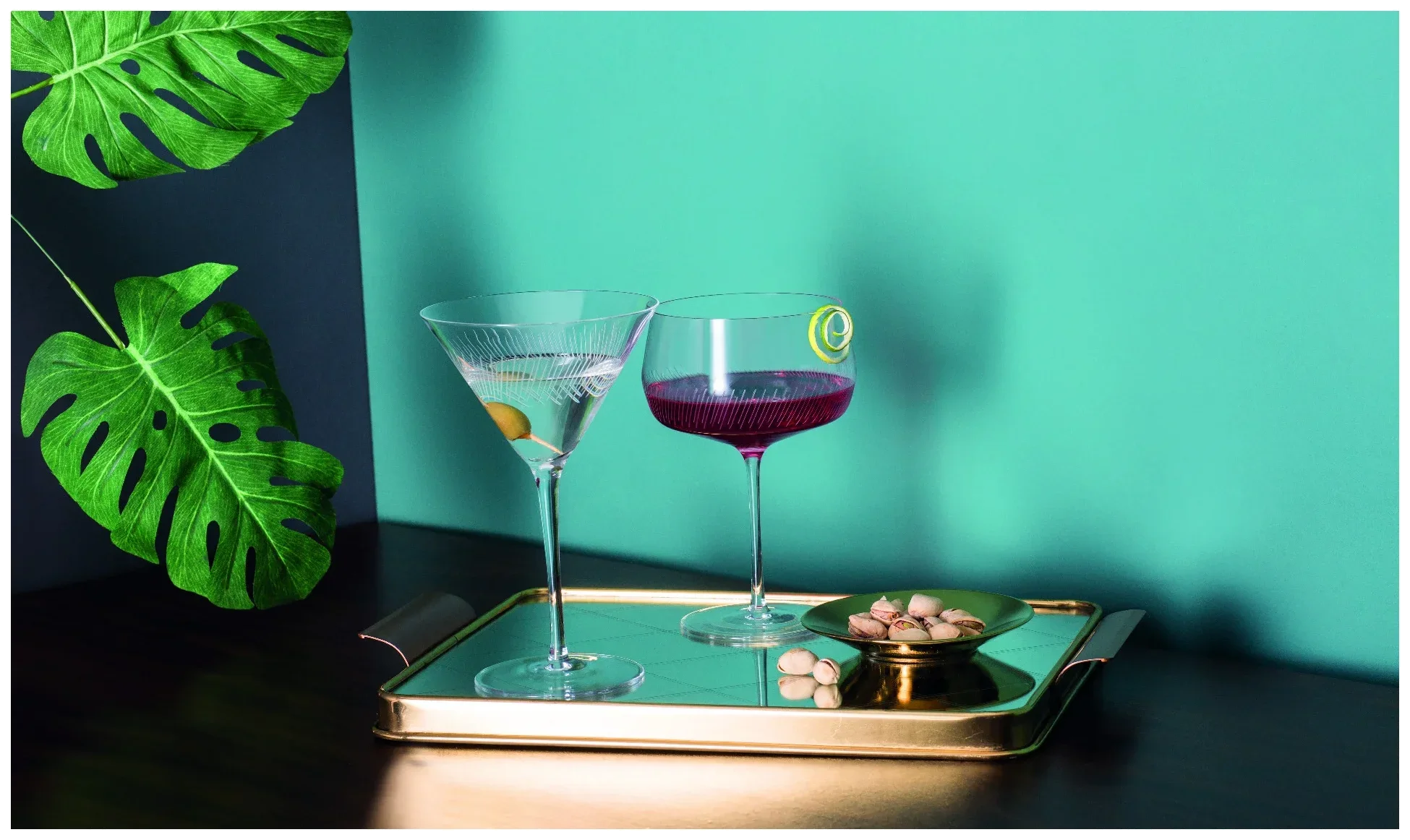 UPPER WEST Sklenice na martini 278 ml / ZWIESEL HANDMADE