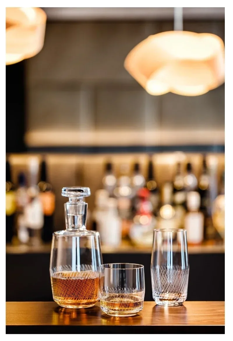 UPPER WEST Sklenice na martini 278 ml / ZWIESEL HANDMADE