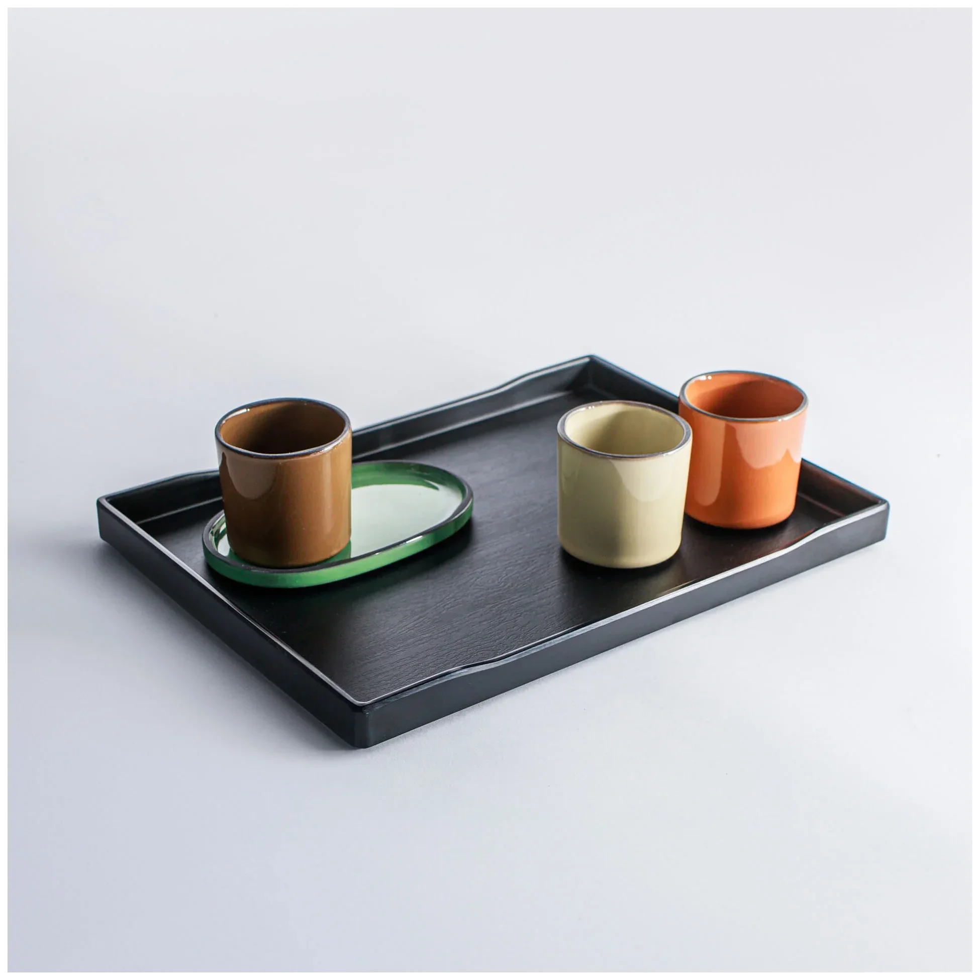 Podnos ZEN z melaminu 38,1 x 28,8 x 2,5 cm černý / VERLO