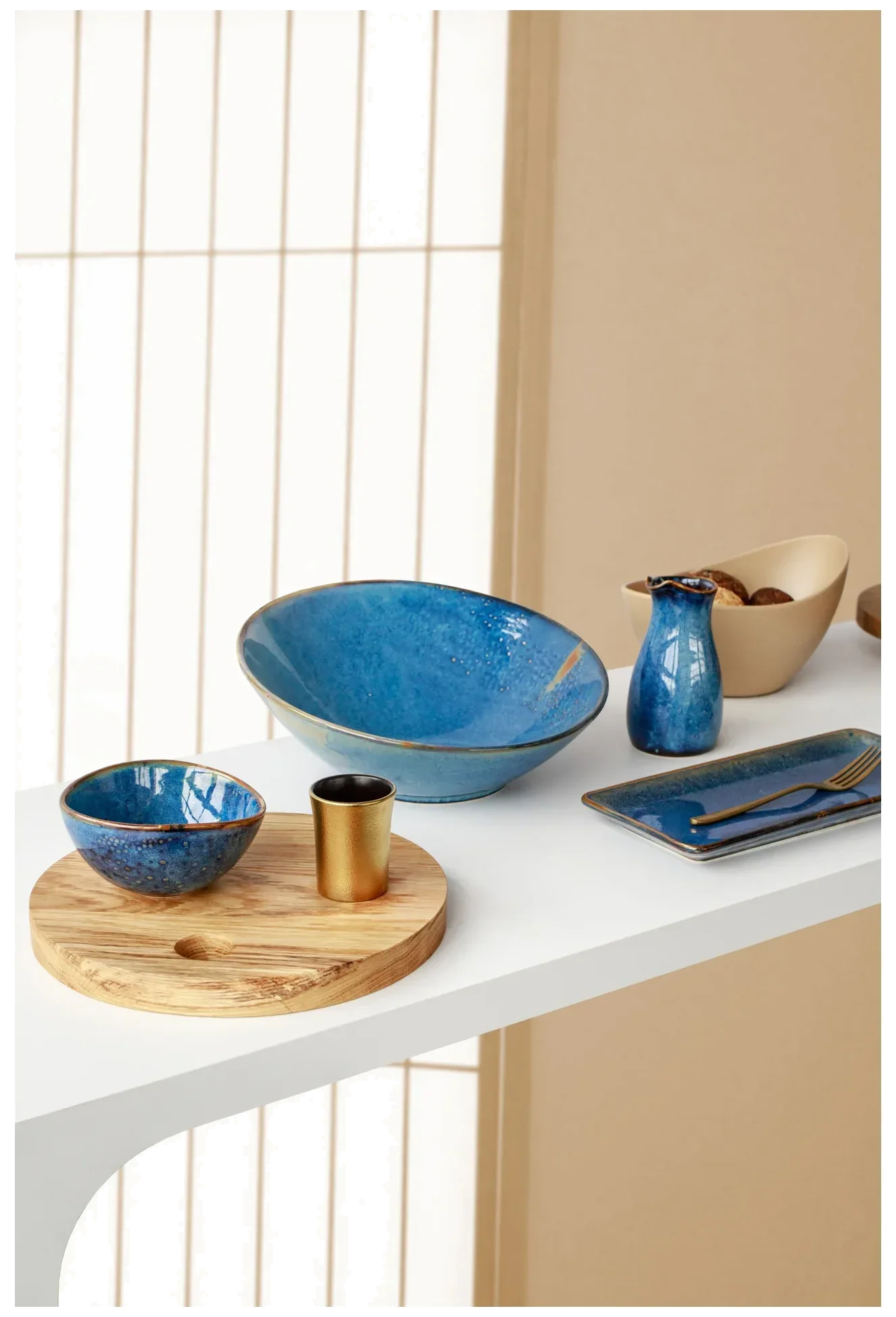 DEEP BLUE Šikmá bufetová mísa 25 cm / VERLO