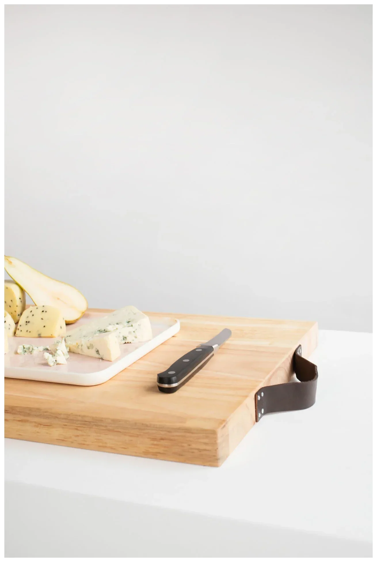 Obdélníkové dřevěné servírovací prkénko 46x32 cm mango / VERLO