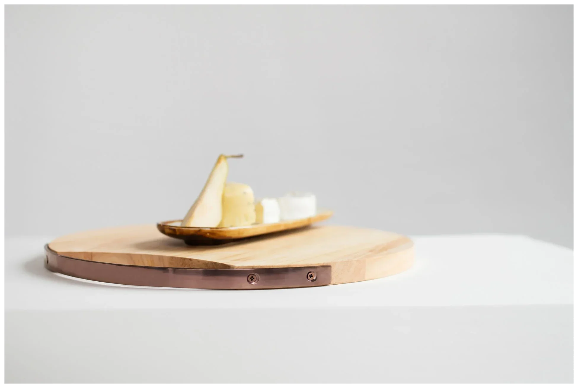 Kulaté dřevěné servírovací prkénko 38 cm mango / VERLO