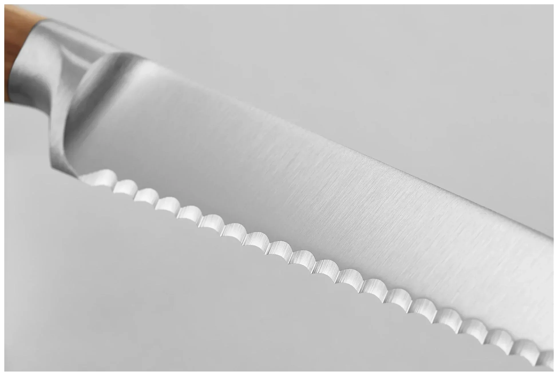 AMICI Nůž na chléb 23/36,4 cm / WÜSTHOF
