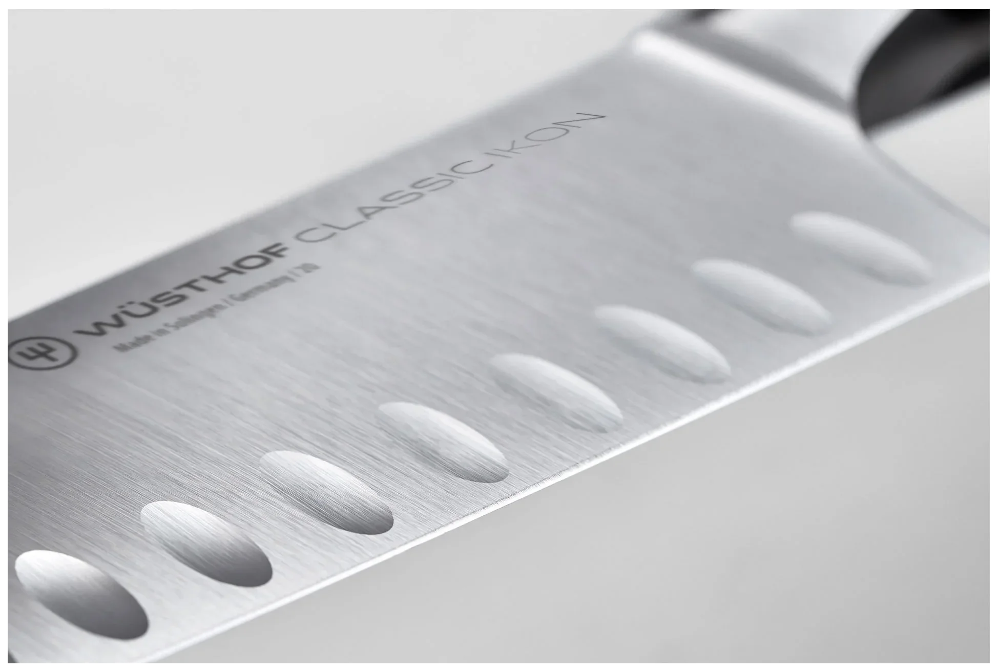 CLASSIC IKON Nůž santoku 14/25,6 cm / WÜSTHOF